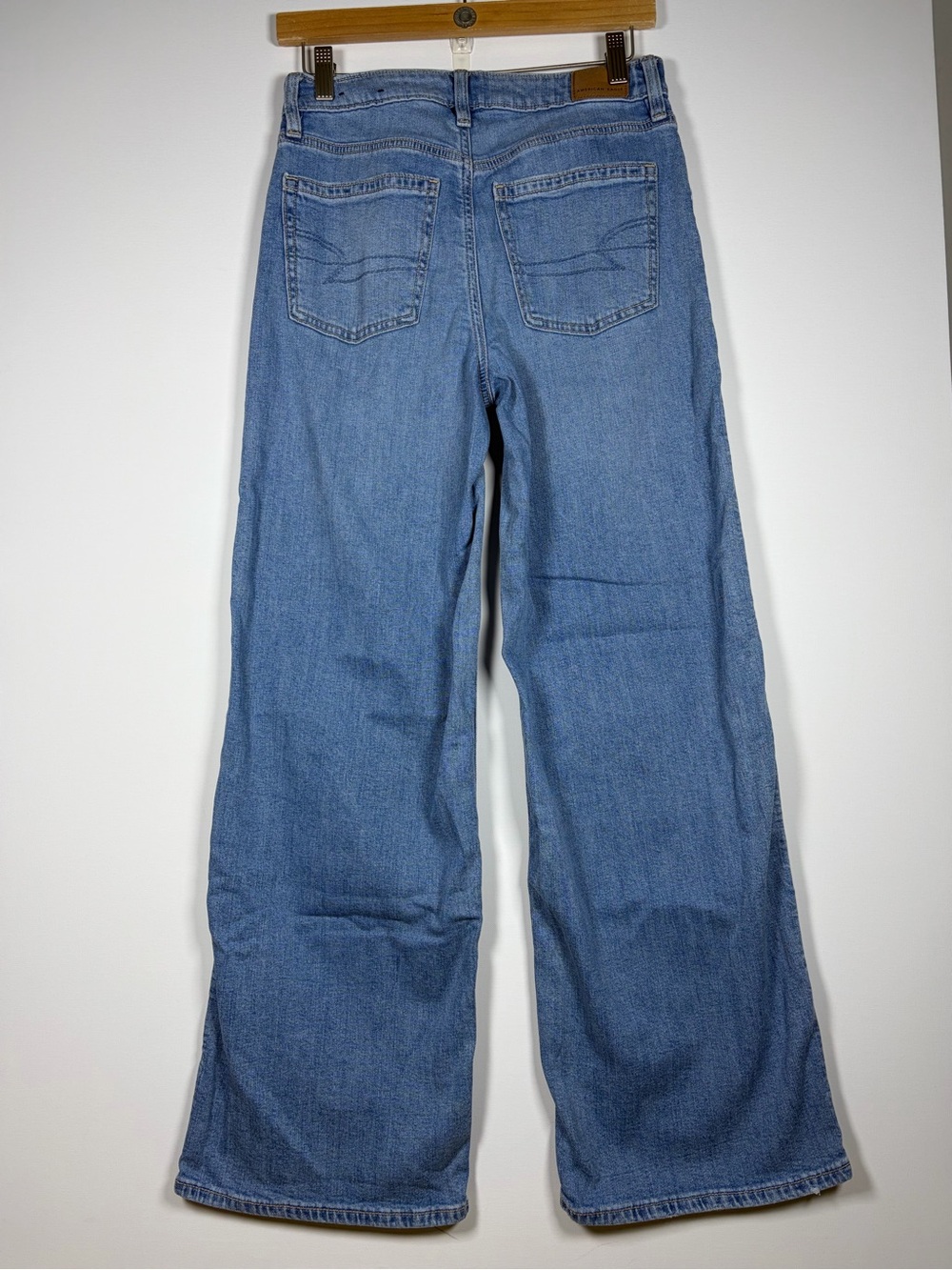 American Eagle Outfitters Light Blue Distressed Low Rise Baggy Wide-Leg Jeans - Picture 4 of 9